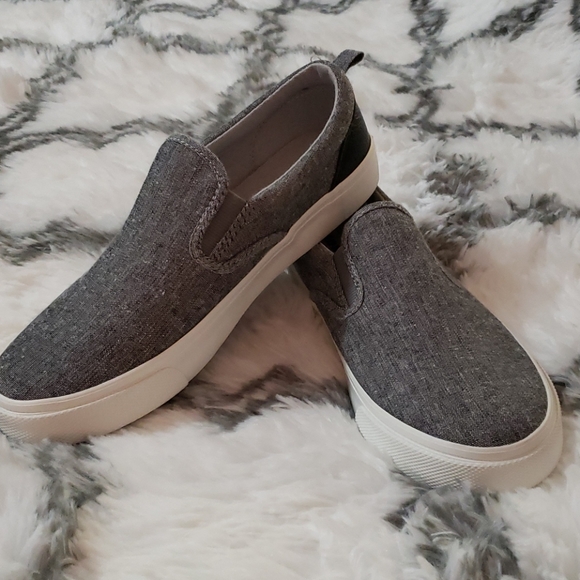 old navy mens slip on shoes